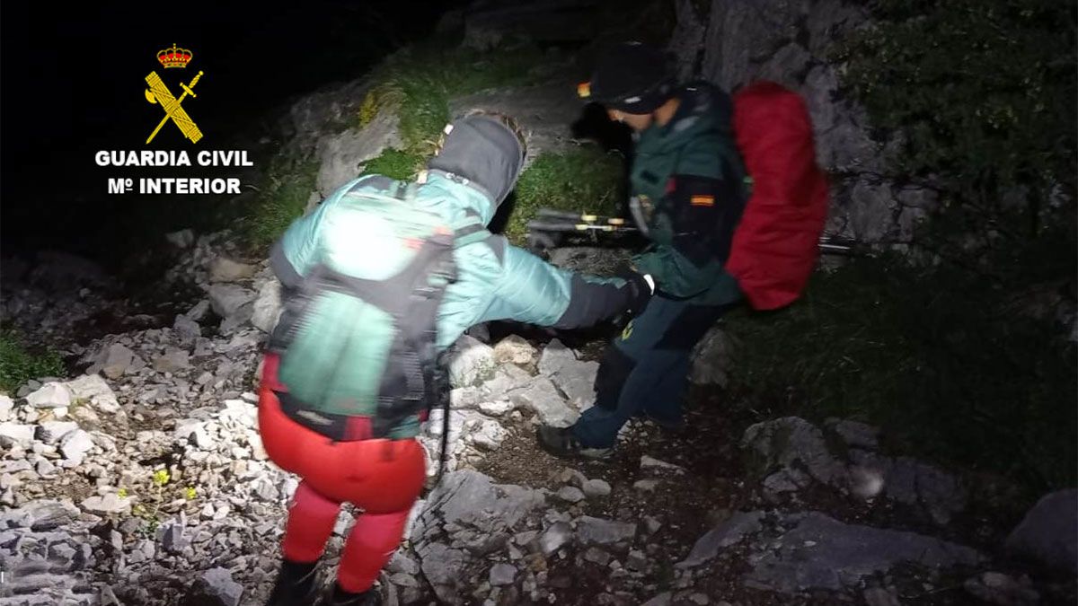 rescate-nocturno-picos-de-europa-16062021.jpg