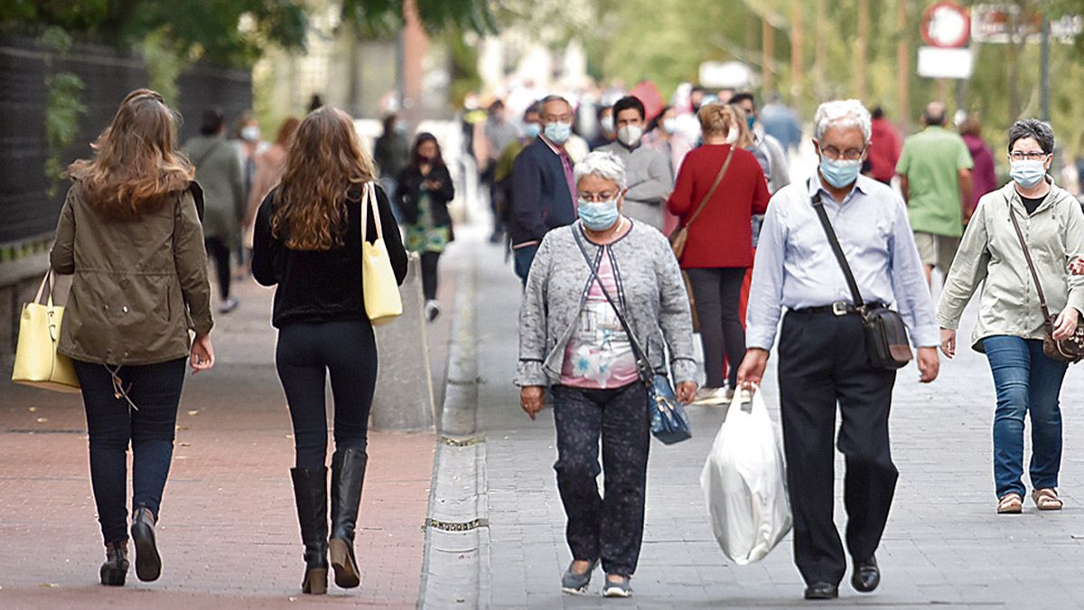 Los fines de semana siguen recuperando la movilidad habitual. | SAÚL ARÉN