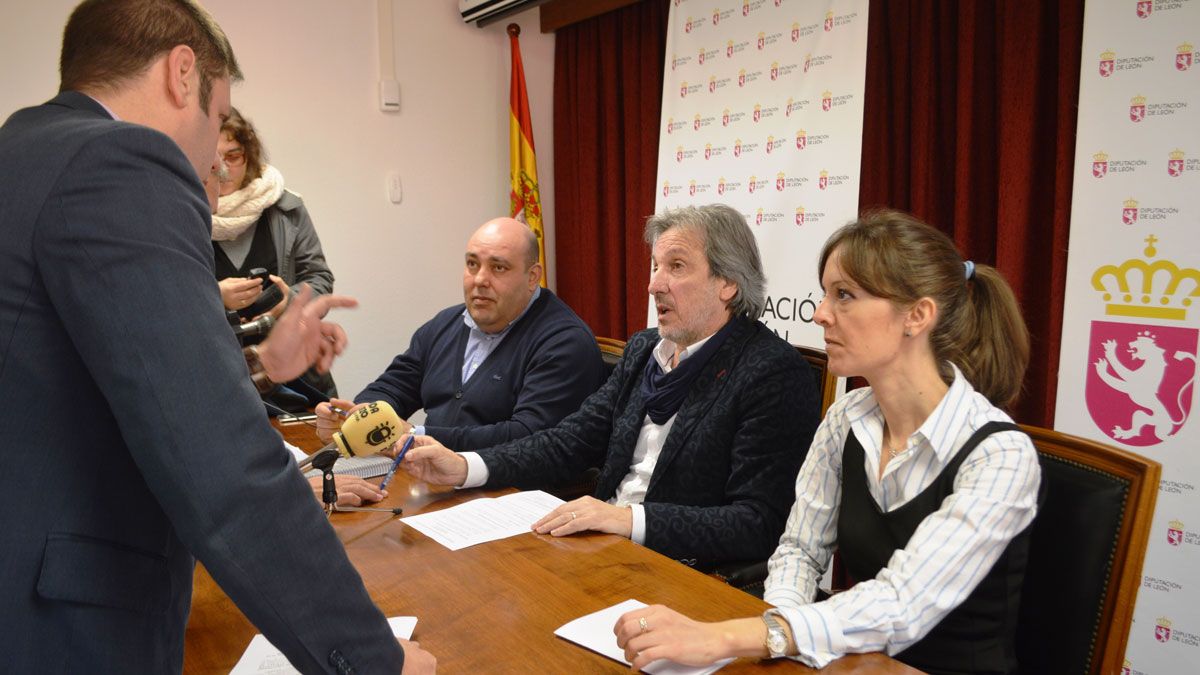 Majo recibe a los ediles de CB en la sede de la Diputación. | César Sánchez (Ical)