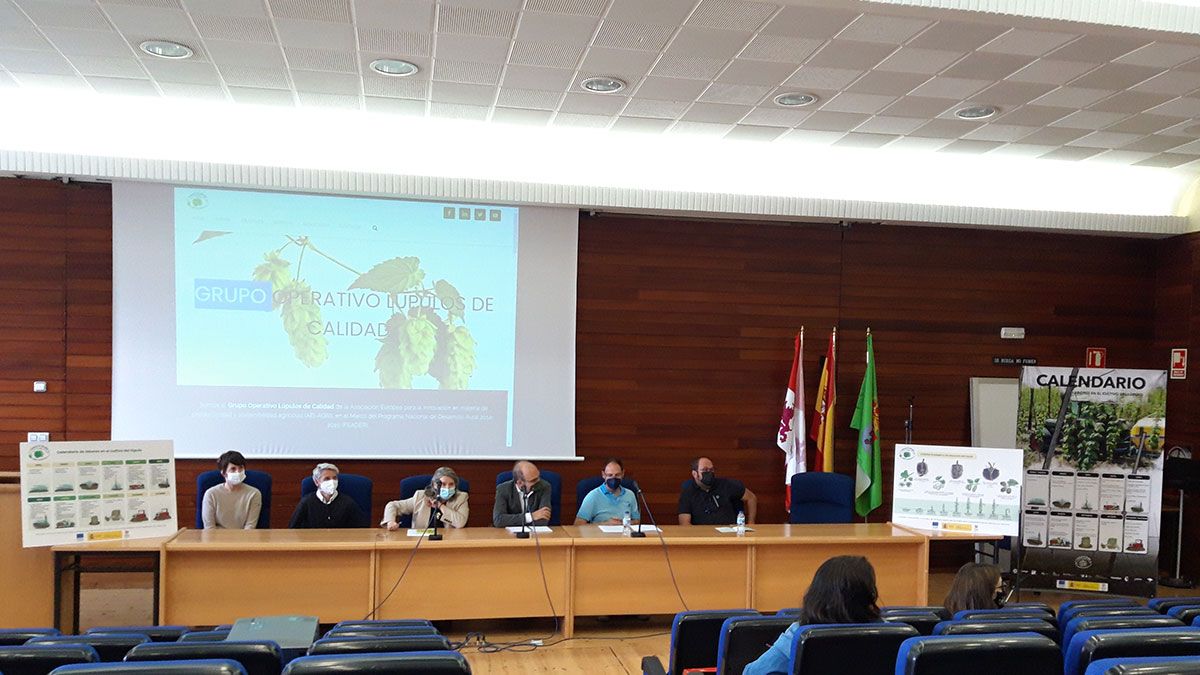 La Escuela de Tecnología Agraria y Forestal de la Universidad de León (Estia-ULE) acogió ayer la reunión del grupo Lúpulos de Calidad. | L.N.C.