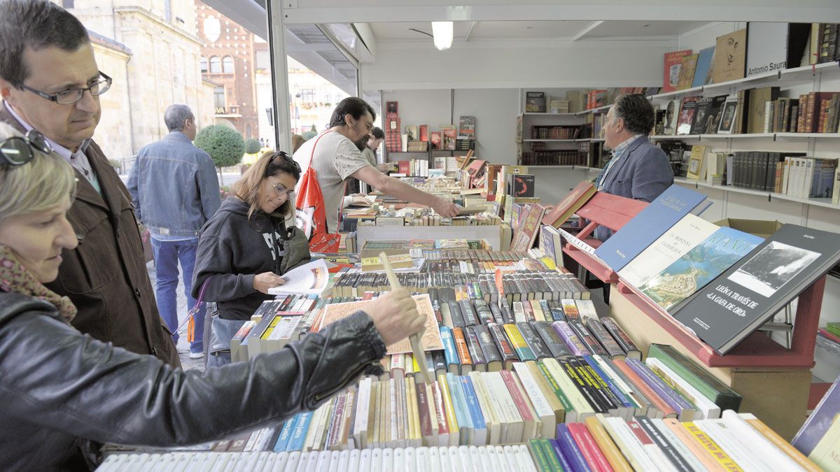 Los bancos de libros y el Programa Releo han provocado que varios colegios decidiesen no renovar los libros de texto. | Ical