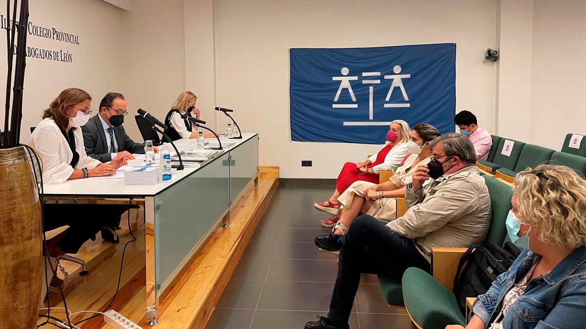 El Colegio de Abogados de León celebrando el Día de la Justicia Gratuita. | L.N.C.