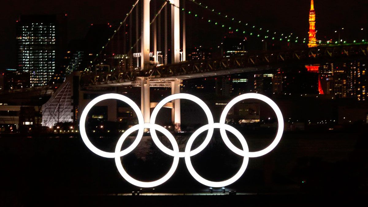 Imagen de los anillos olímpicos situados en la bahía de Odaiba en Tokio. | EP
