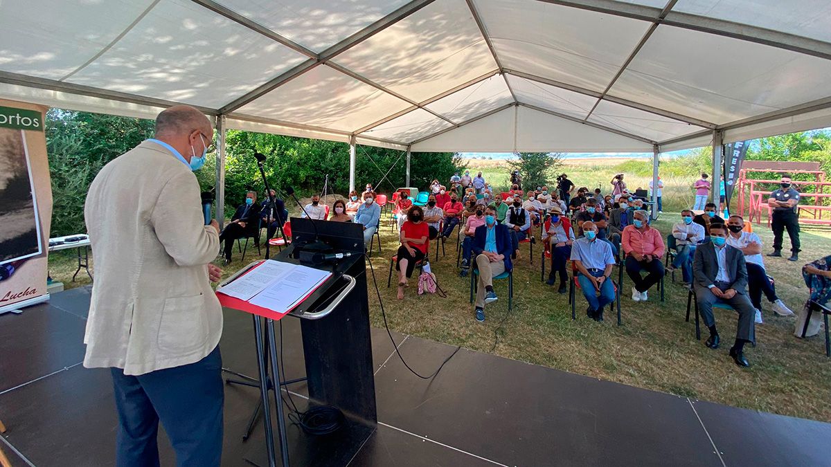 Francisco Igea en el acto de este viernes en Valdefresno. | SAÚL ARÉN