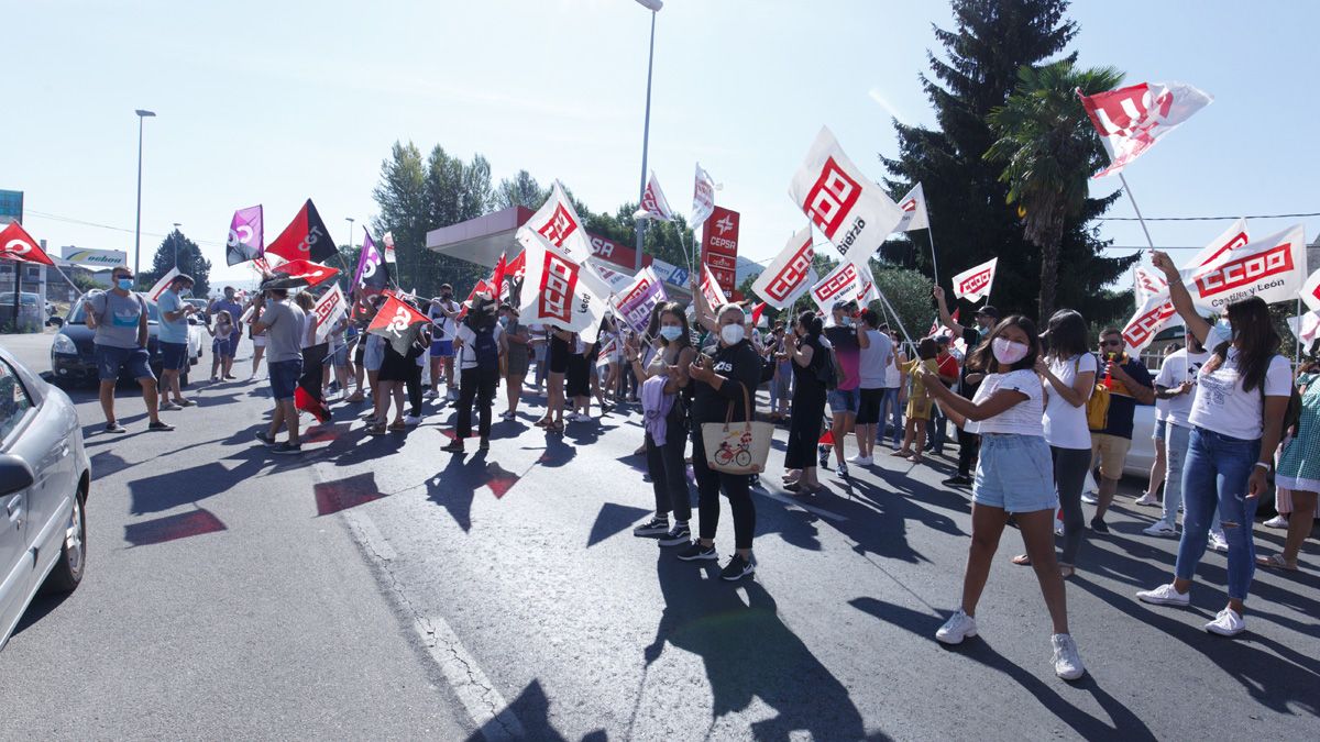 Protestas de los trabajadores y sus familias esta semana en Ponferrada. | Ical