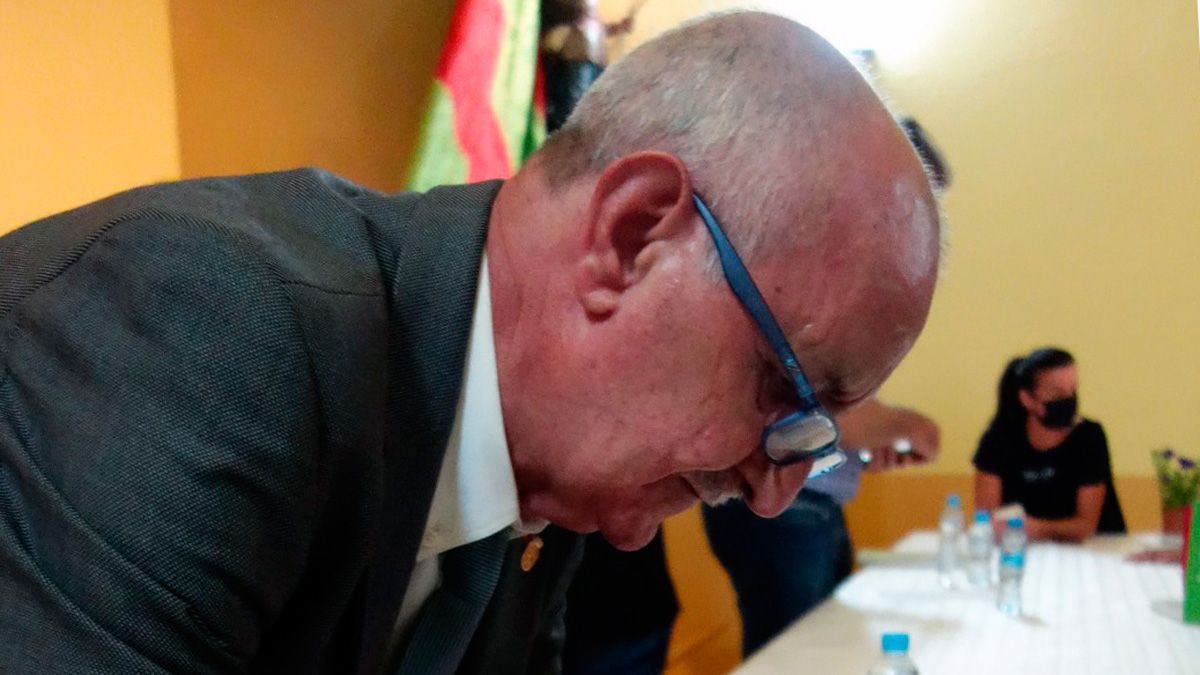 Gildo durante la firma de su último libro. | L.N.C.