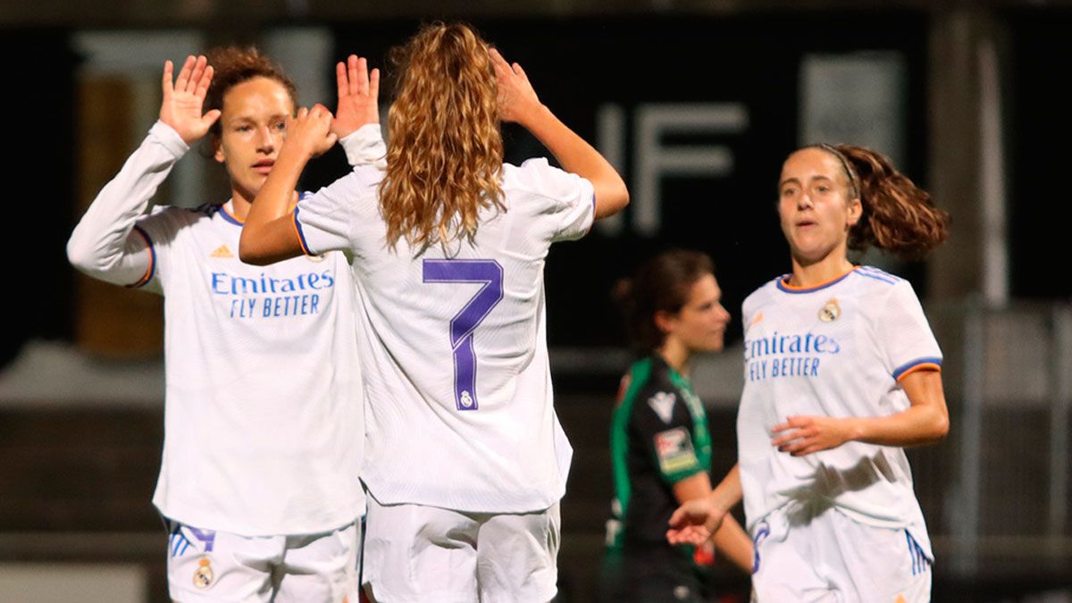 Las jugadoras del Madrid festejan un gol esta pretemporada. | SASKIA NAFE Las jugadoras del Madrid festejan un gol esta pretemporada. | SASKIA NAFE