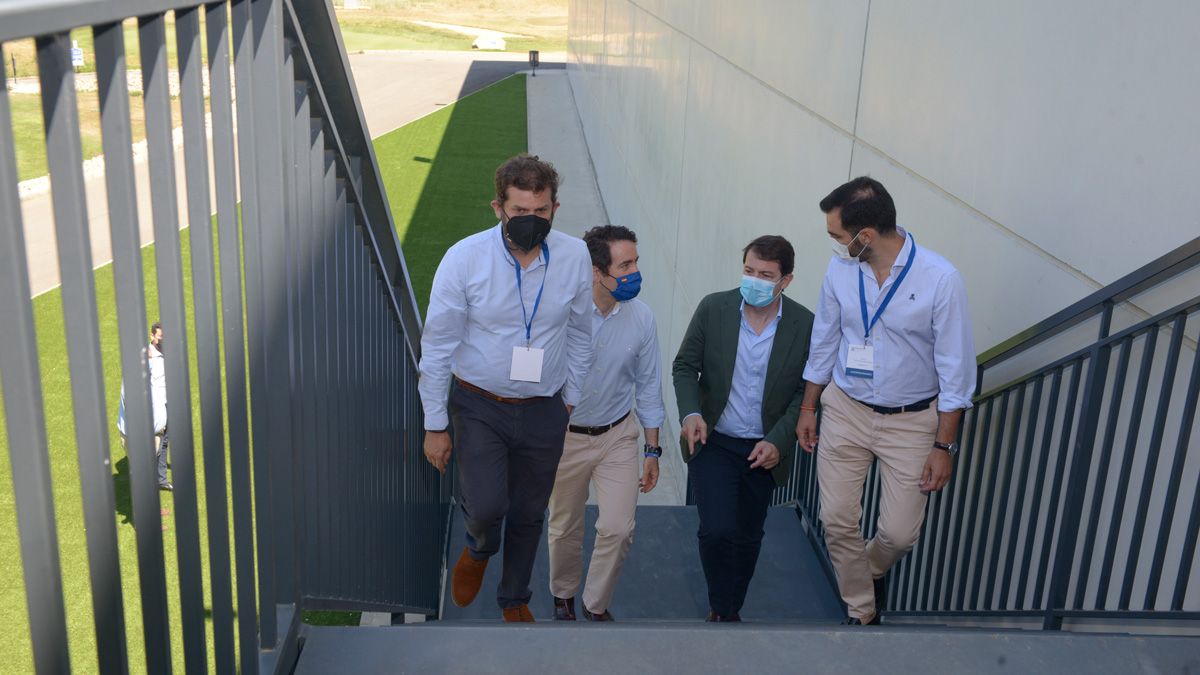 Javier Santiago, Teodoro García Egea, Alfonso Fernández Mañueco y David Fernández, en el congreso del PP. | MAURICIO PEÑA