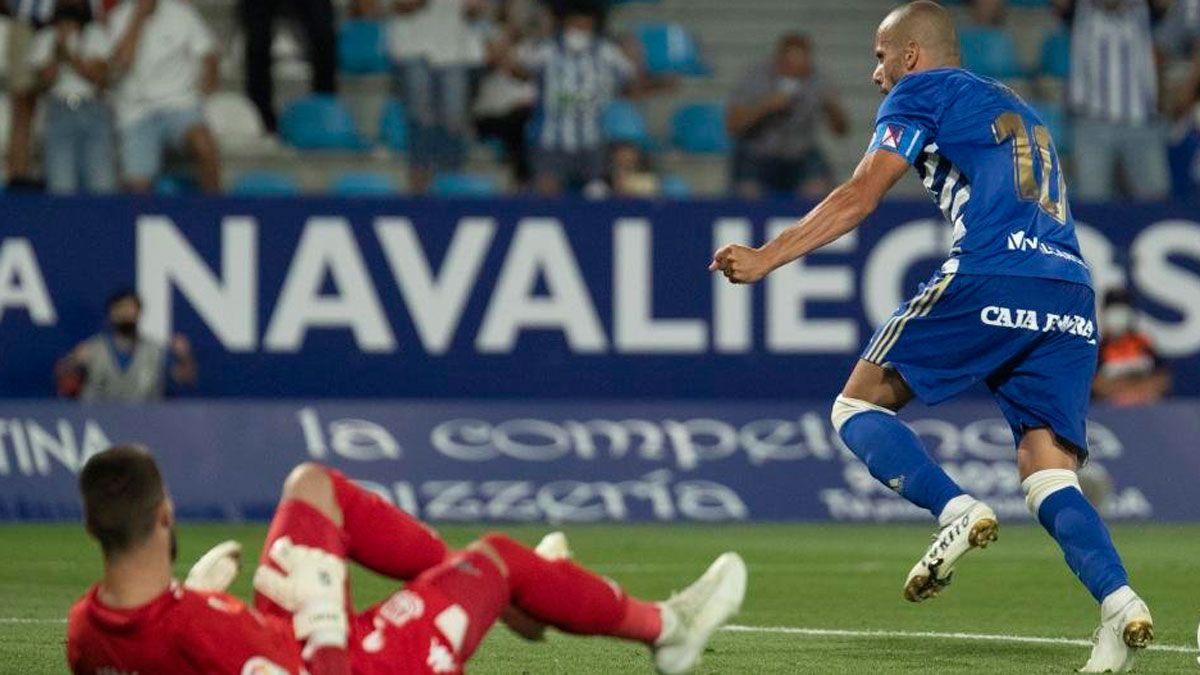 Yuri celebra el gol que dio el triunfo a la Ponferradina. | LALIGA