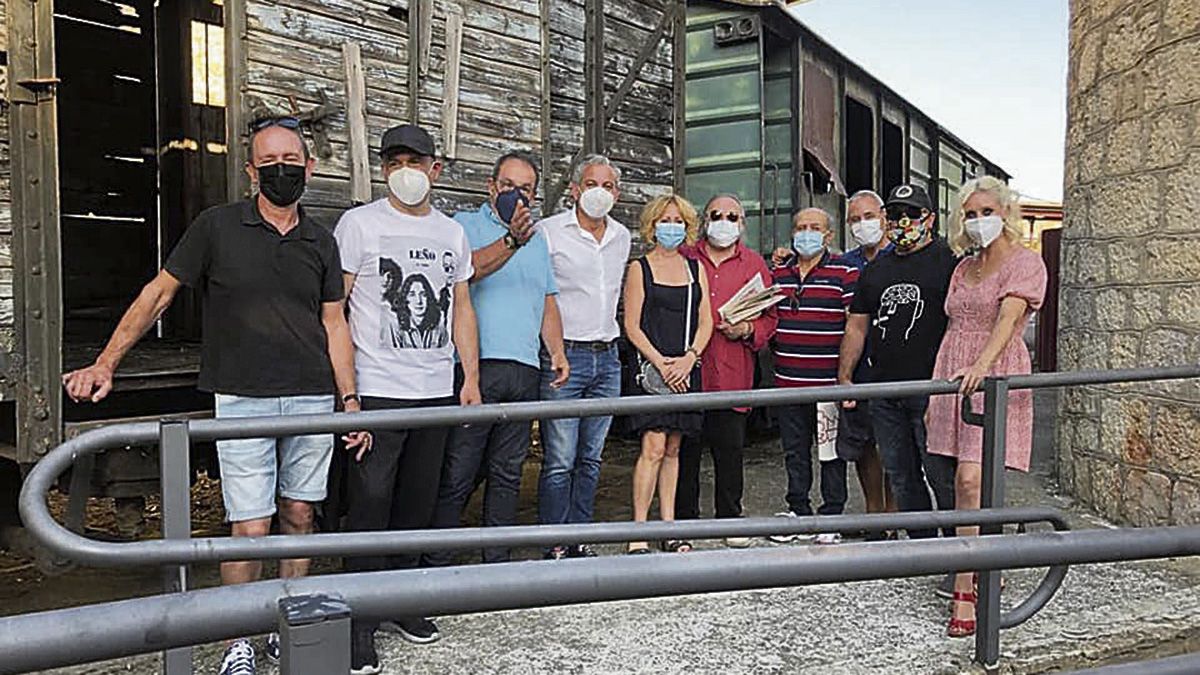 Trece artistas han intervenido sobre las dependencias de Feve en Cistierna.