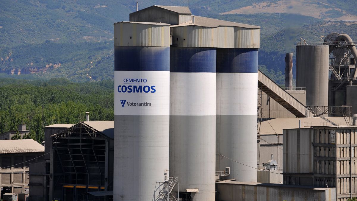 Imagen de la factoría de Cementos Cosmos en Toral de los Vados.
