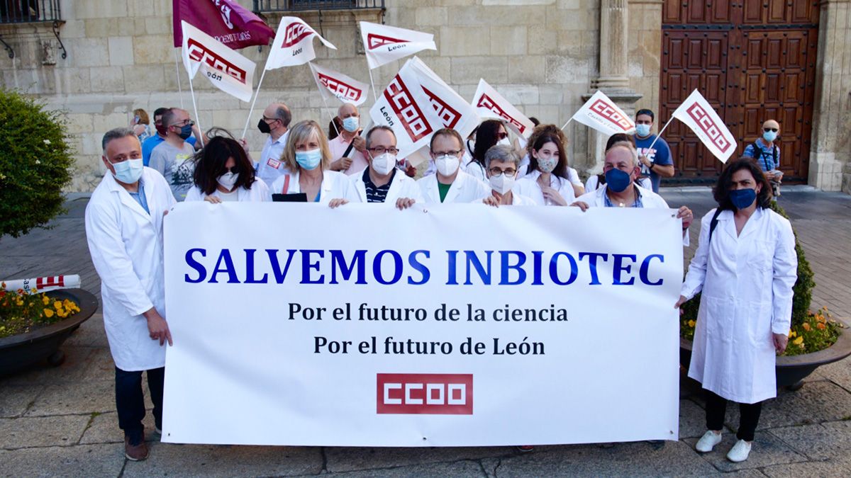Imagen de la protesta ante la Diputación del mes de junio. | L.N.C.