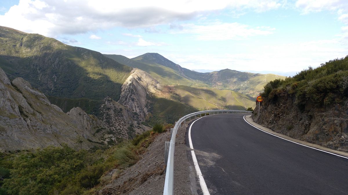 El acceso tendrá que hacerse por el Alto de la Cruz. | MAR IGLESIAS