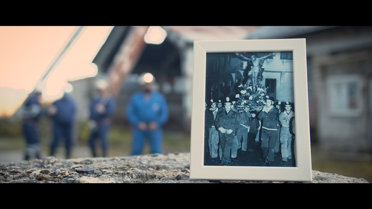 Imagen de archivo de un video homenaje en Villablino. | L.N.C.