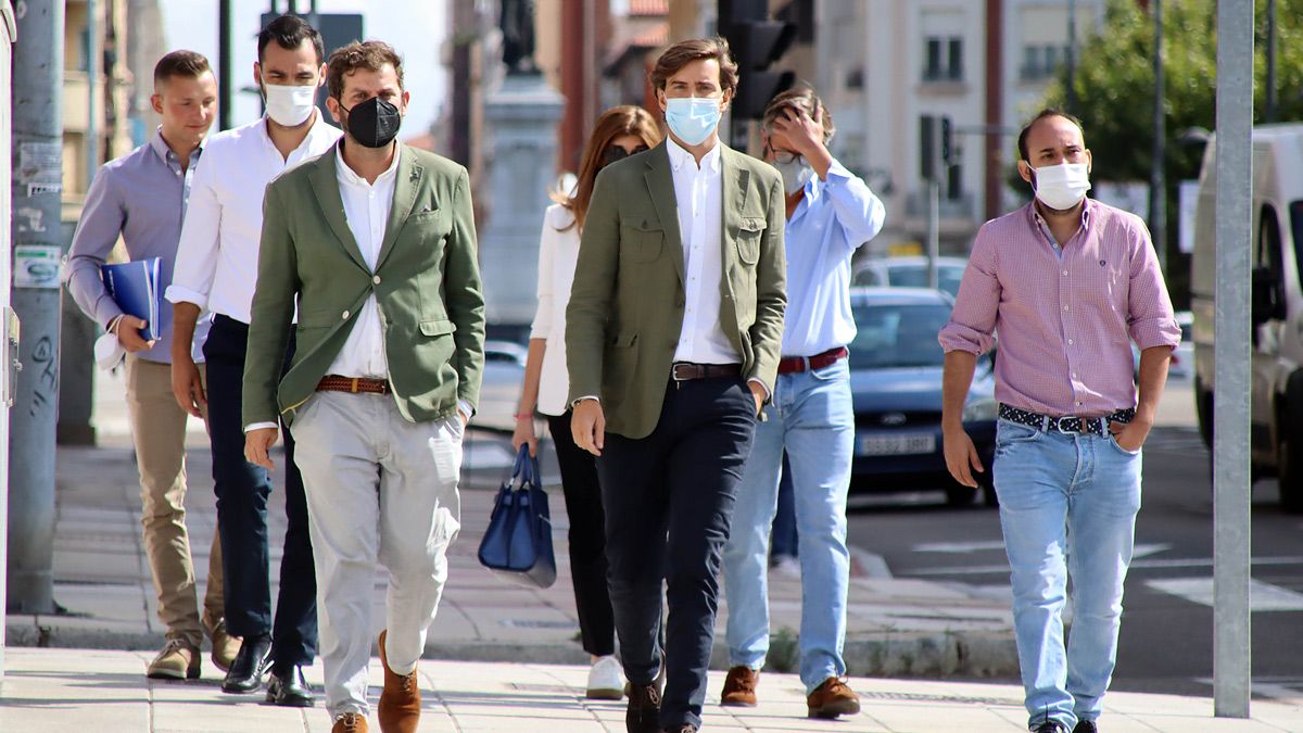 Pablo Montesinos (en el centro) en su visita a León. | ICAL