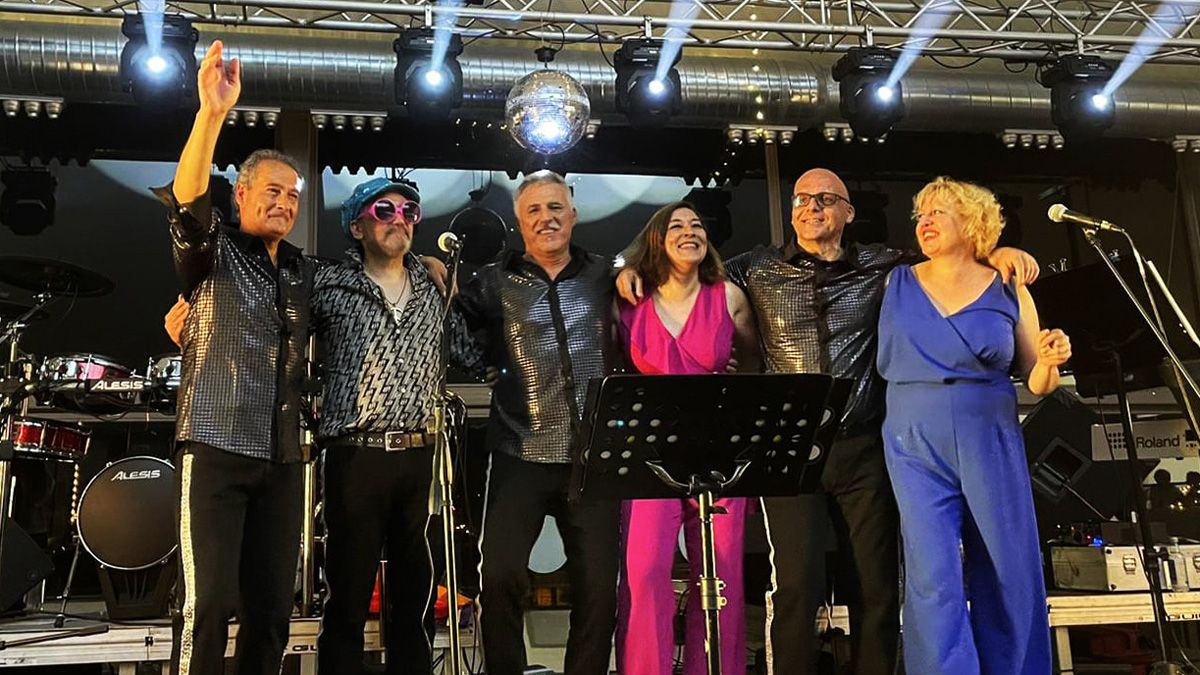 El grupo berciano Broken Hips llevará su música disco de los años 70.