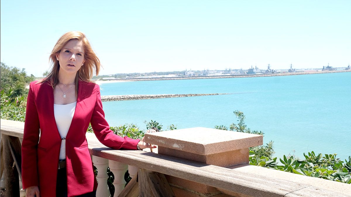 La escritora granadina Men Marías, autora de 'La última paloma'. | LUIS SERRANO