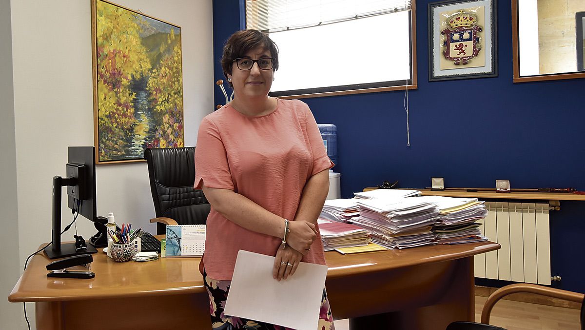 Camino Cabañas, alcaldesa de San Andrés del Rabanedo. | SAÚL ARÉN