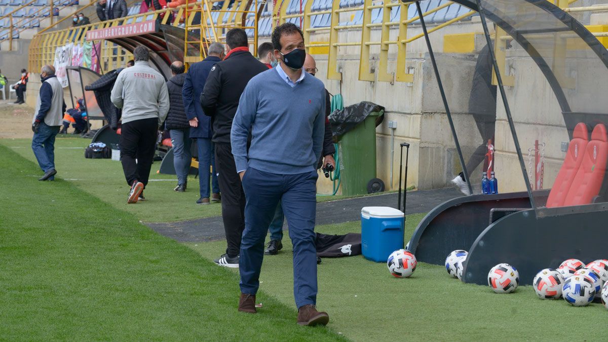 Ramón González, antes de su debut como entrenador en el Reino de León. | MAURICIO PEÑA