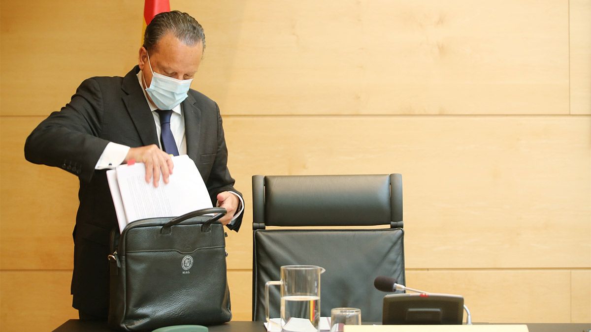 El presidente del Consejo de Cuentas de Castilla y León, el leonés Mario Amilivia, tras una comparecencia. | ICAL