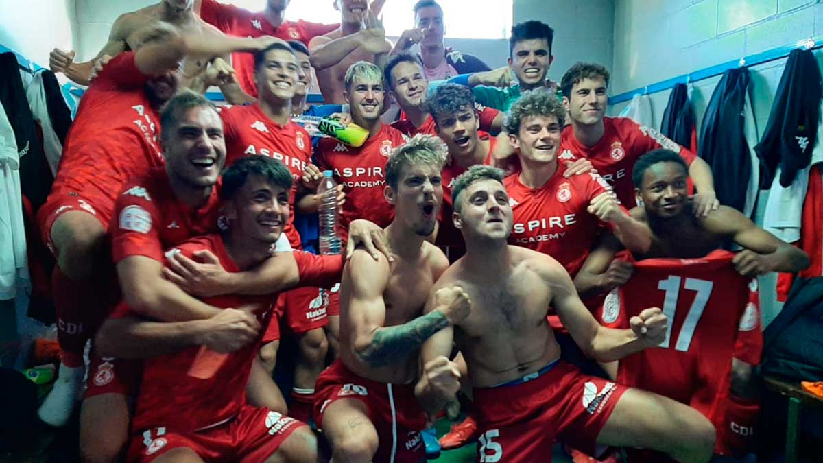 Los jugadores del Júpiter celebran la victoria. | CYD Los jugadores del Júpiter celebran la victoria. | CYD