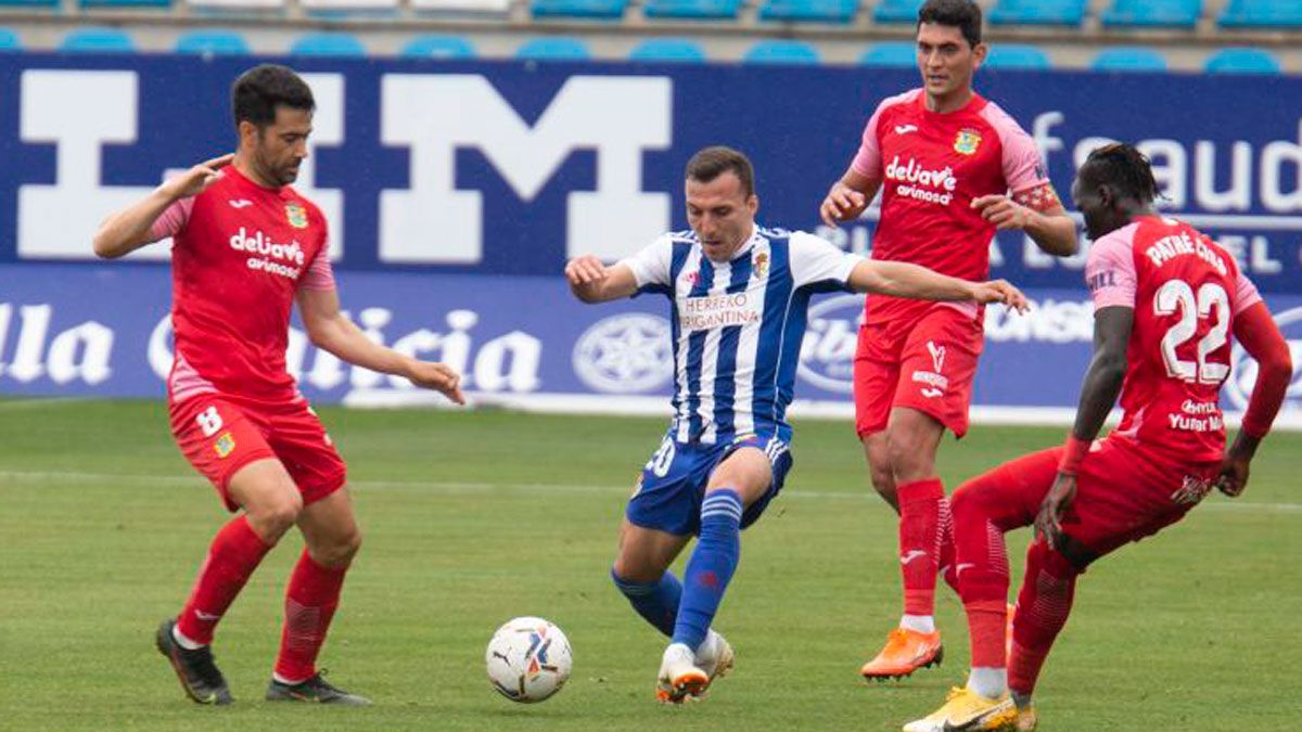 Imagen de archivo de un partido entre Deportiva y Fuenlabrada. | LA LIGA