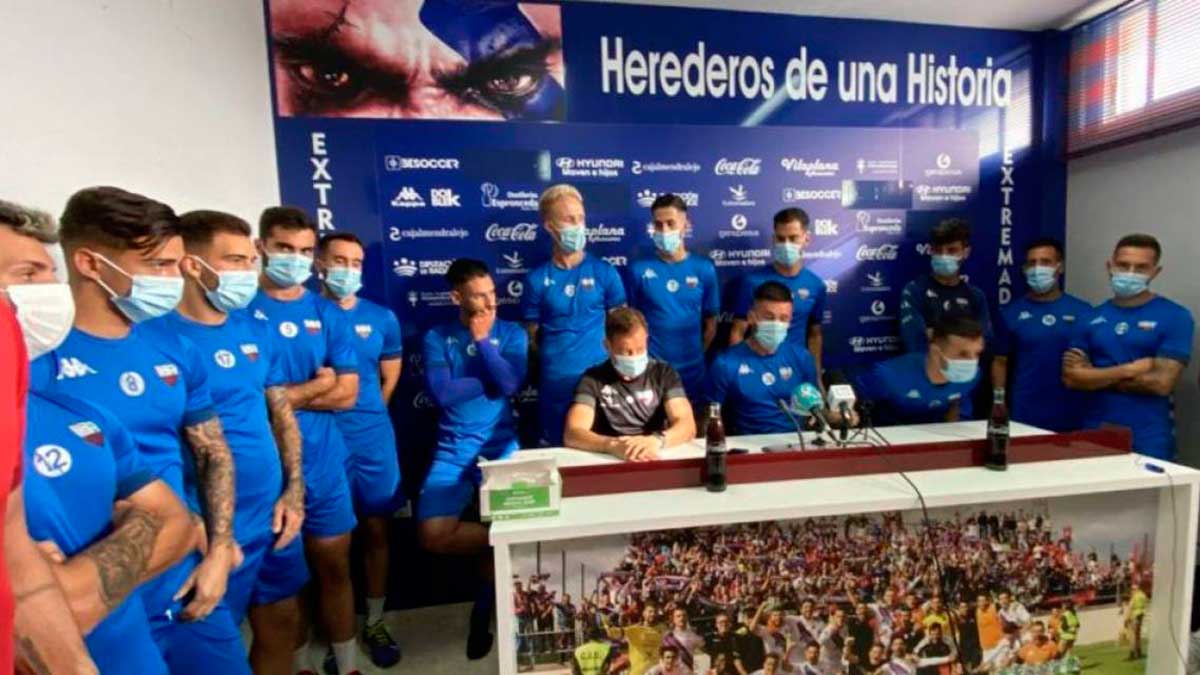 Los jugadores del Extremadura, próximo rival de la Cultural, denunciaron su delicada situación económica. Los jugadores del Extremadura, próximo rival de la Cultural, denunciaron su delicada situación económica.