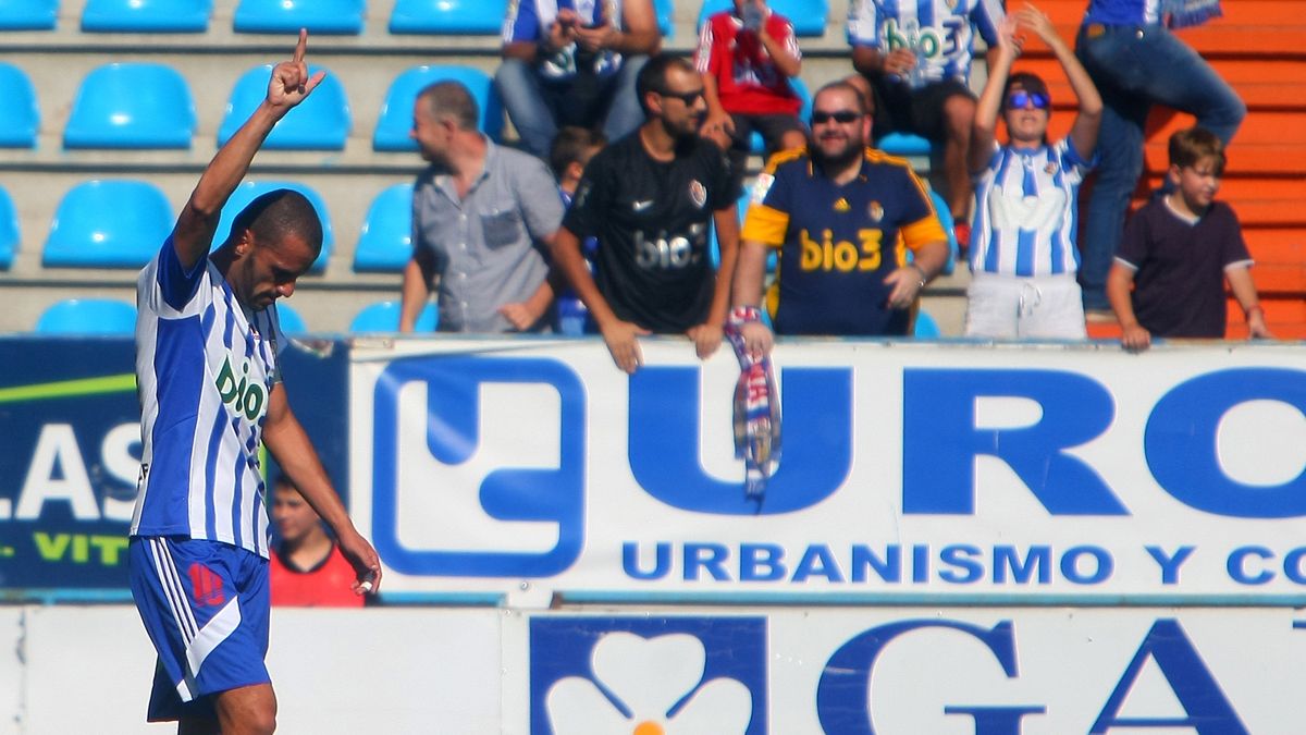 Yuri celebra uno de los tres goles que marcó ante el Valladolid. | CÉSAR SÁNCHEZ