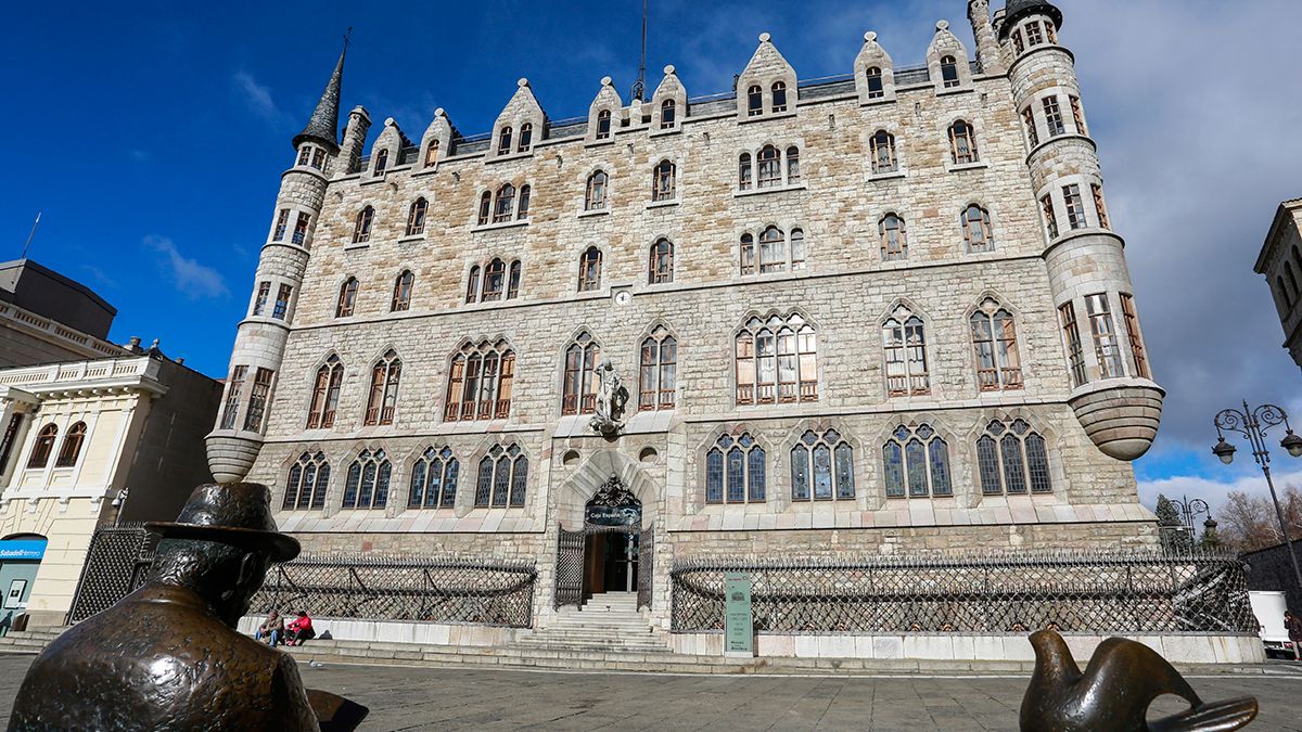 Fachada principal del edificio ‘Casa Botines’ de León. | ICAL