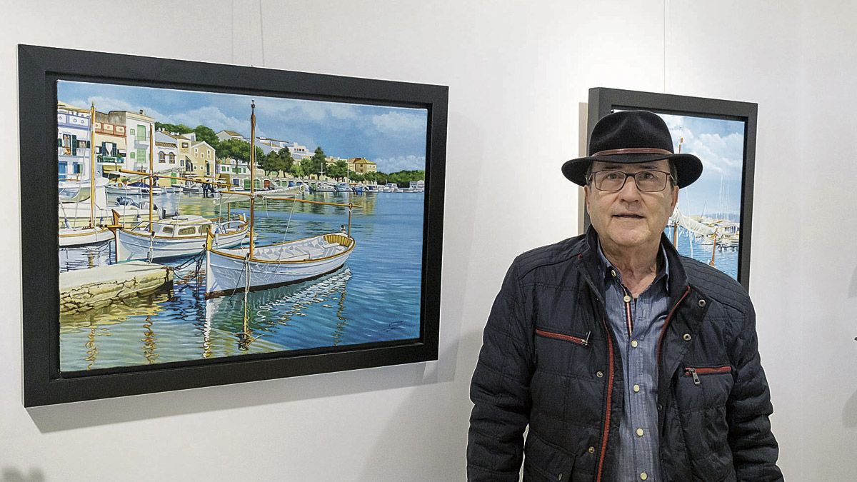 Las barcas son elementos habituales en la pintura de Francisco Navarro. | VICENTE GARCÍA