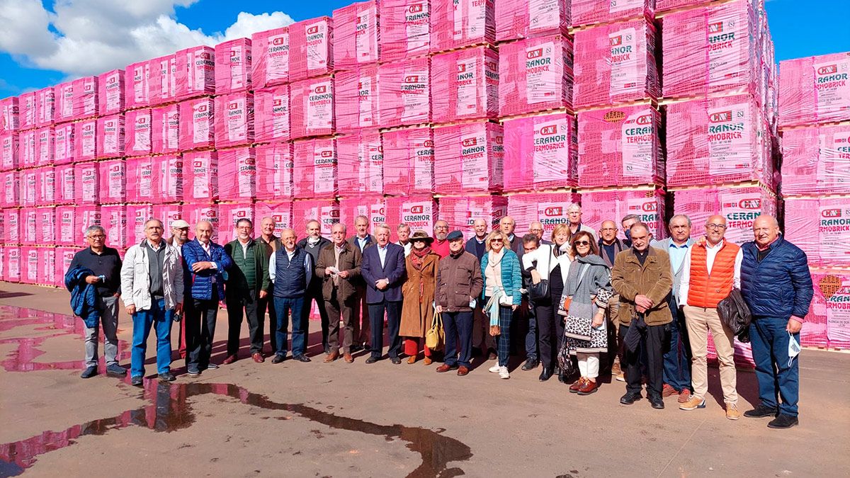 Visita de los miembros de Secot a las instalaciones de Ceranor. | L.N.C.