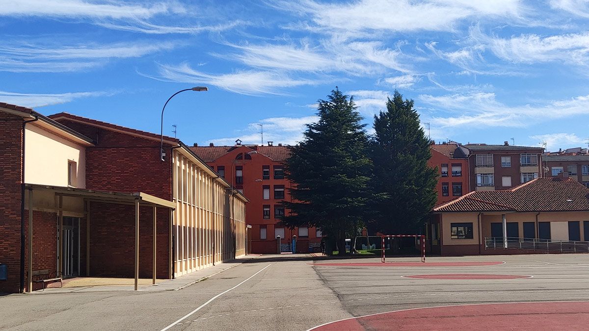 Imagen del colegio público Emilia Menéndez de La Robla. | L.N.C.