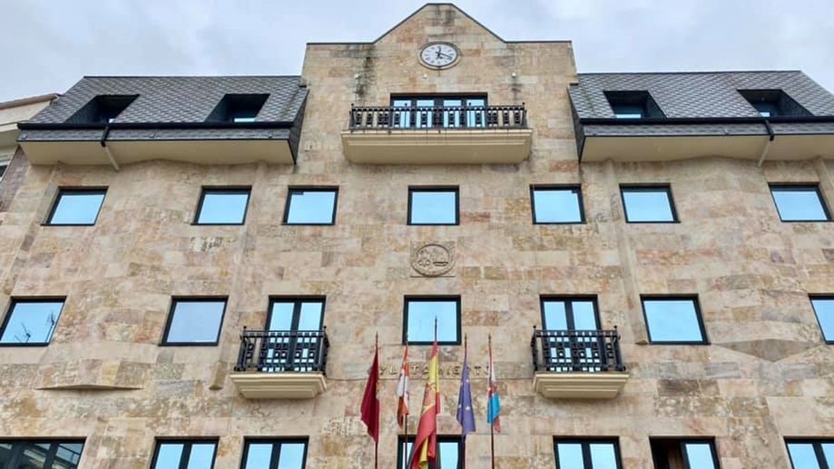 Fachada del Ayuntamiento de Bembibre.