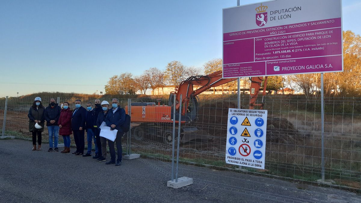 El presidente de la Diputación, Eduardo Morán, supervisó el inicio de las obras del parque de la zona de Astorga. | L.N.C.