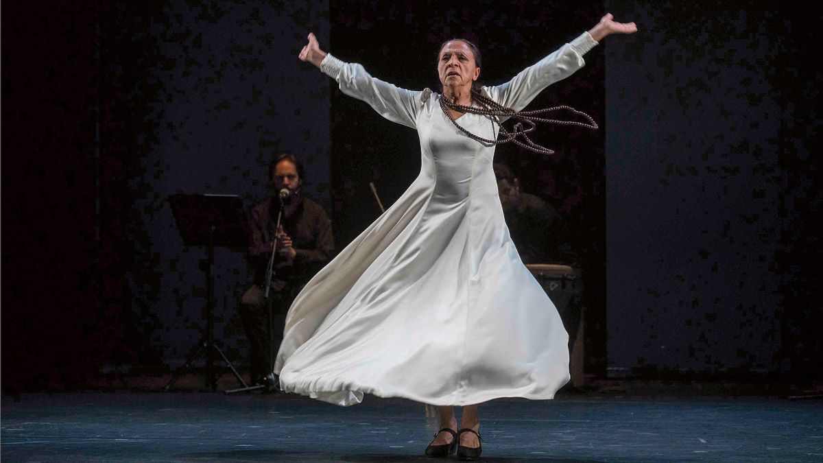 La bailaora y coreógrafa Carmen Cortés en un momento de la representación del espectáculo de teatro-flamenco ‘Juana Inés’. | FESTIVAL DE ALMAGRO