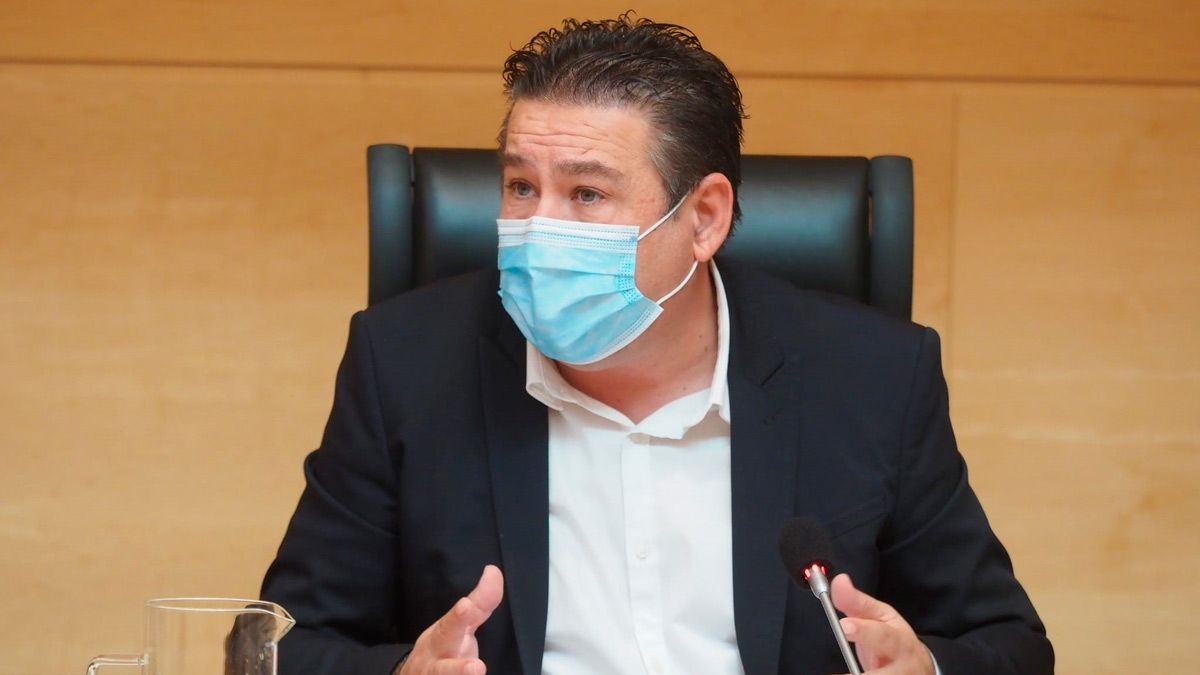 El procurador en las Cortes, Luis Mariano Santos. | L.N.C. El procurador en las Cortes, Luis Mariano Santos. | L.N.C.