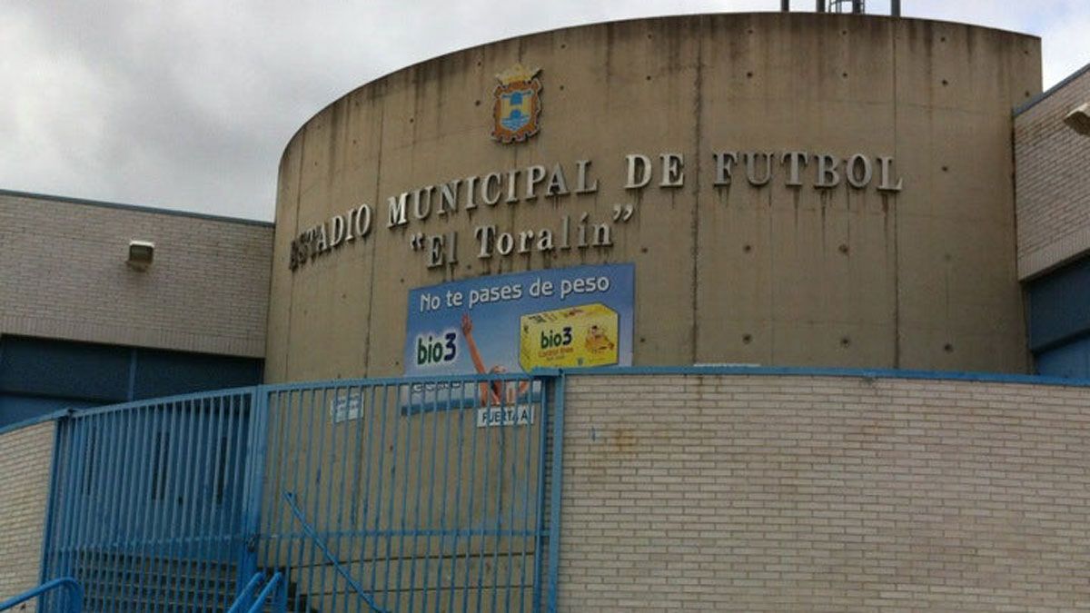 Estadio de fútbol El Toralín de Ponferrada, que ahora será de uso privativo de la Ponferradina oficialmente.