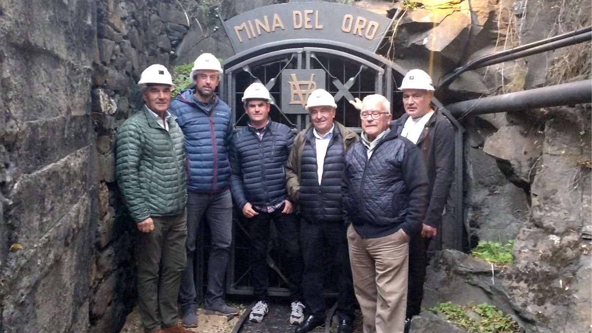 Reunión con la delegación de Congosto, segundo municipio en integrarse en la Fundación.