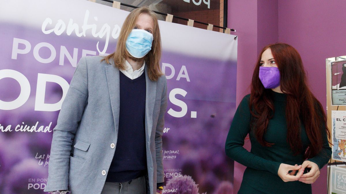 Pablo Fernández y Lorena González en rueda de prensa este jueves en Ponferrada. Pablo Fernández y Lorena González en rueda de prensa este jueves en Ponferrada.
