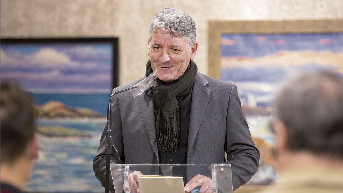 Toño Benavides en el acto de entrega del premio en el Palacio del Condestable de Pamplona. | AYUNTAMIENTO DE PAMPLONA