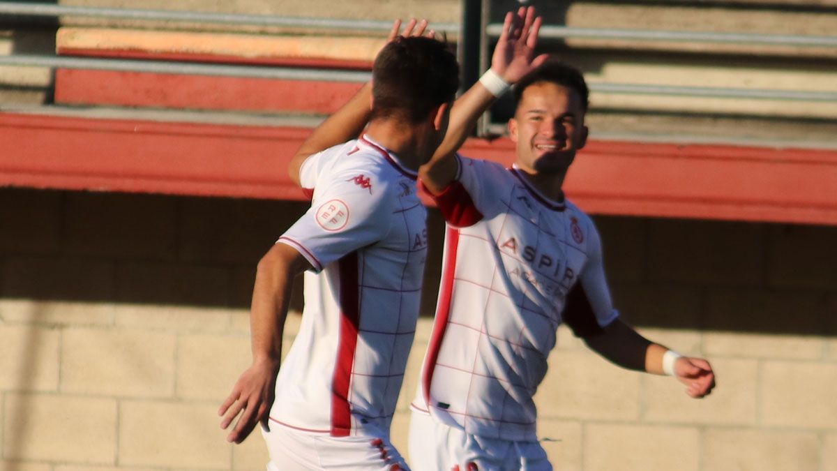 David Sanz celebra el primer gol del Júpiter. | CYD