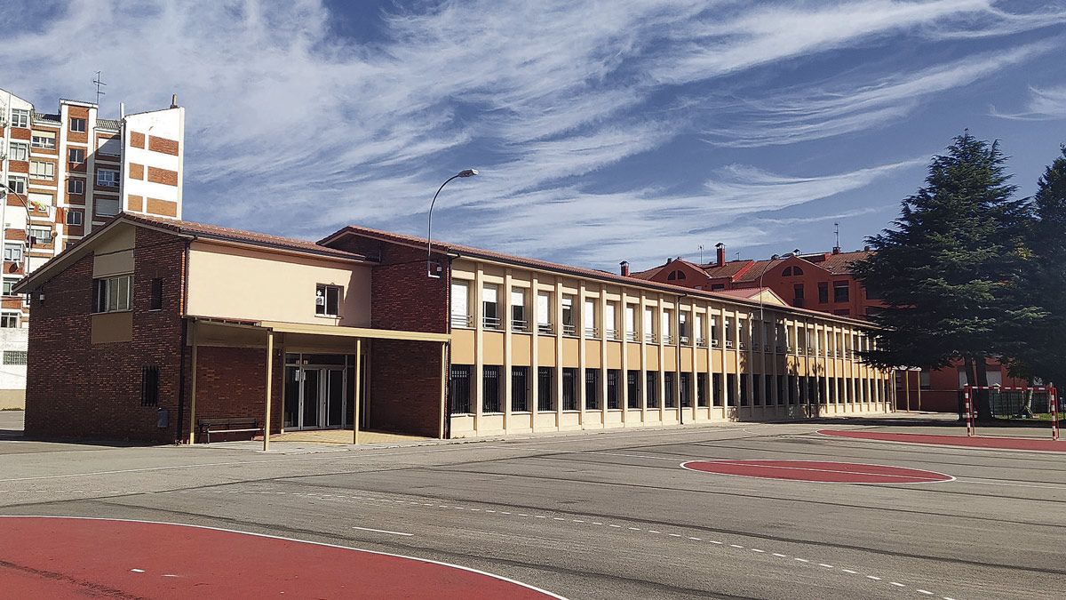 En la fotografía, imagen de archivo del CEIP Emilia Menéndez de La Robla. | L.N.C.