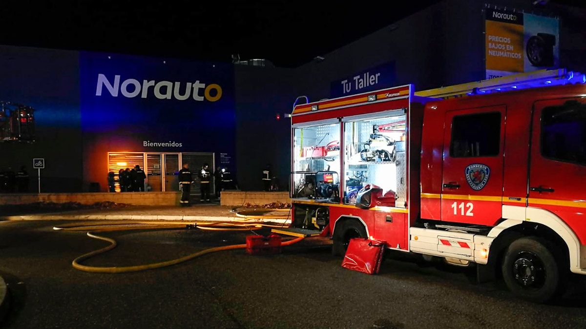 incendio-norauto-leon-13112021.jpg