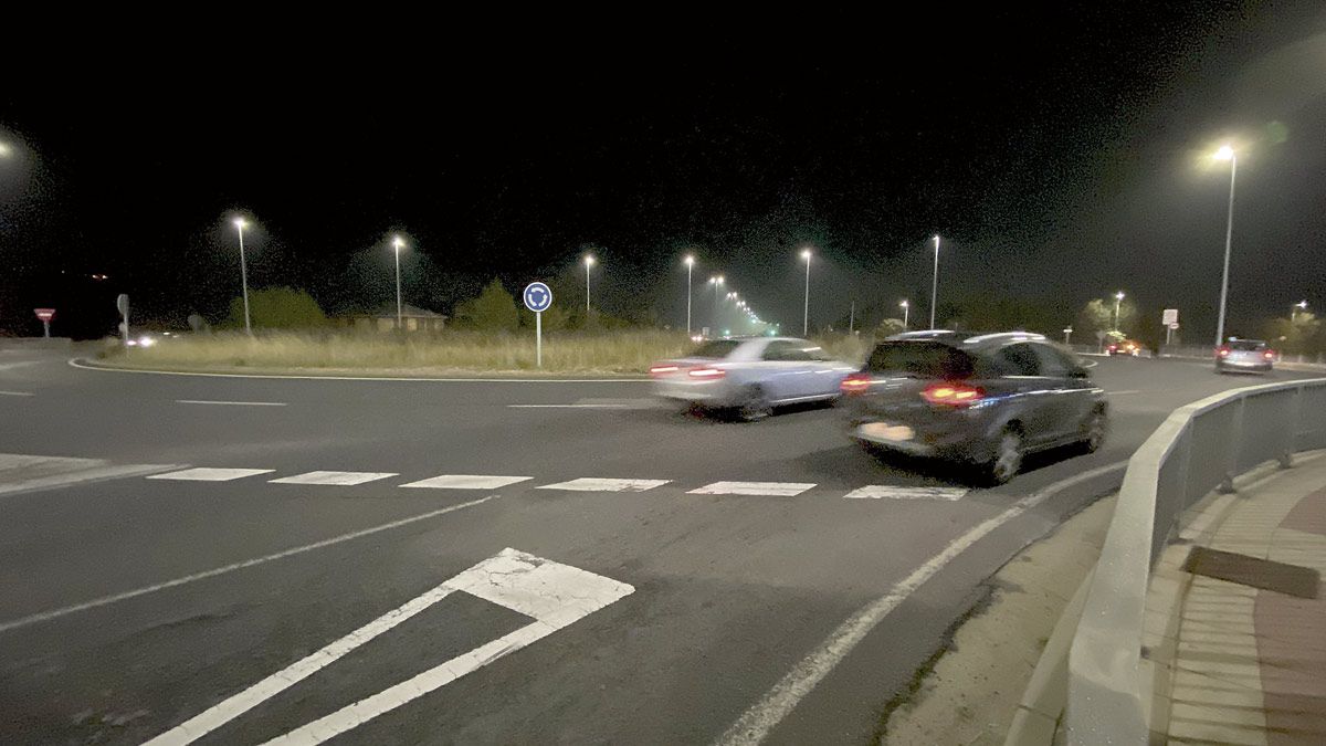 El Gobierno está redactando un nuevo proyecto para el soterramiento del cruce de La Granja. | SAÚL ARÉN El Gobierno está redactando un nuevo proyecto para el soterramiento del cruce de La Granja. | SAÚL ARÉN