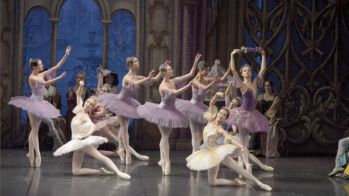 El cuerpo de baile del legendario Ballet Nacional Ruso de Sergei Radchenko. | MAURICIO PEÑA