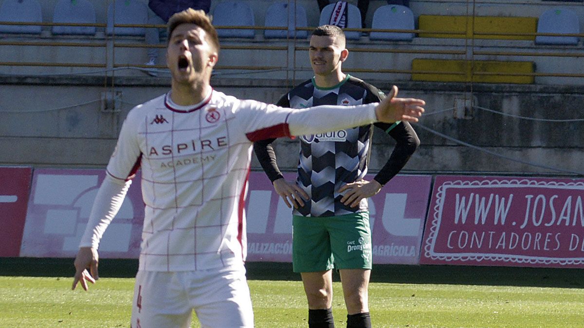 Gaztañaga da instrucciones en el choque frente al Racing. | MAURICIO PEÑA