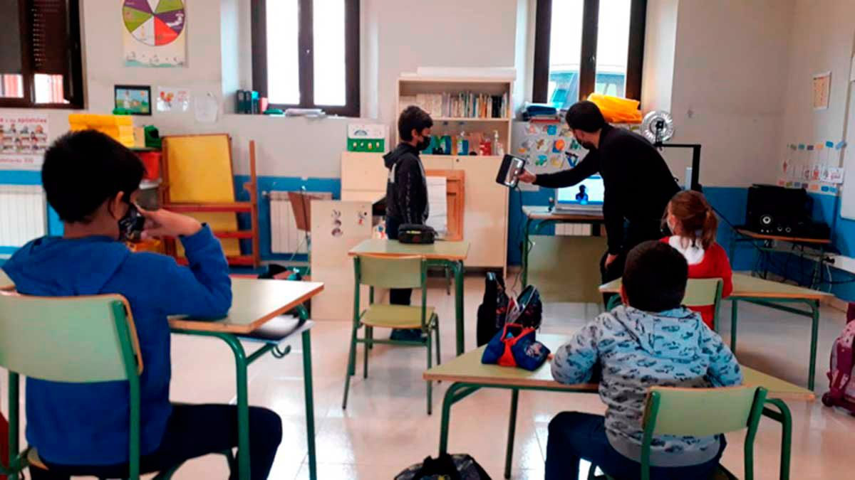 Imagen de archivo de un colegio rural de León con pocos alumnos. | L.N.C.