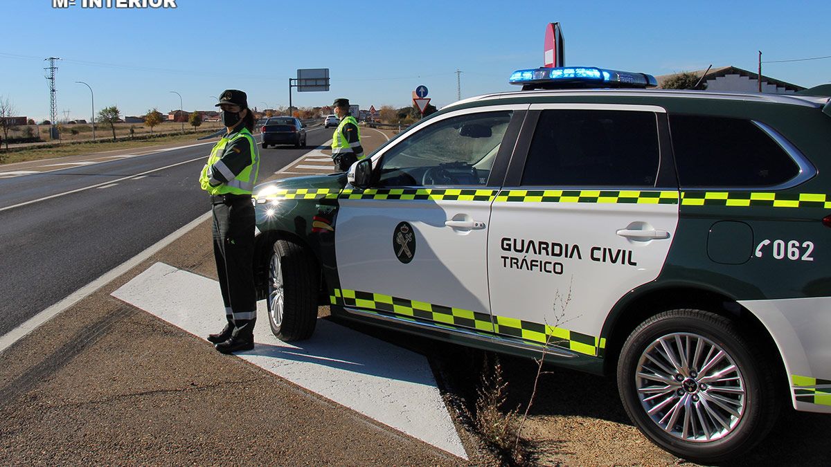 guarcia-civil-trafico-leon-221121.jpg