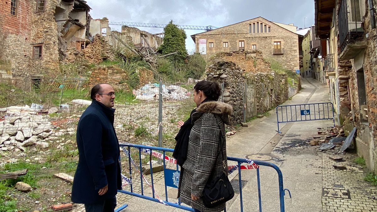 Una de las fotografías de Morala en una obra en Ponferrada.