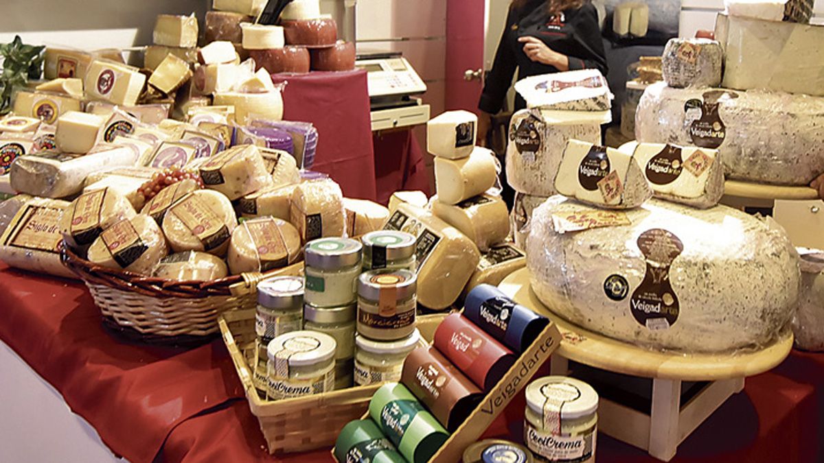 Productos de León en un expositor, en imagen de archivo. | L.N.C,